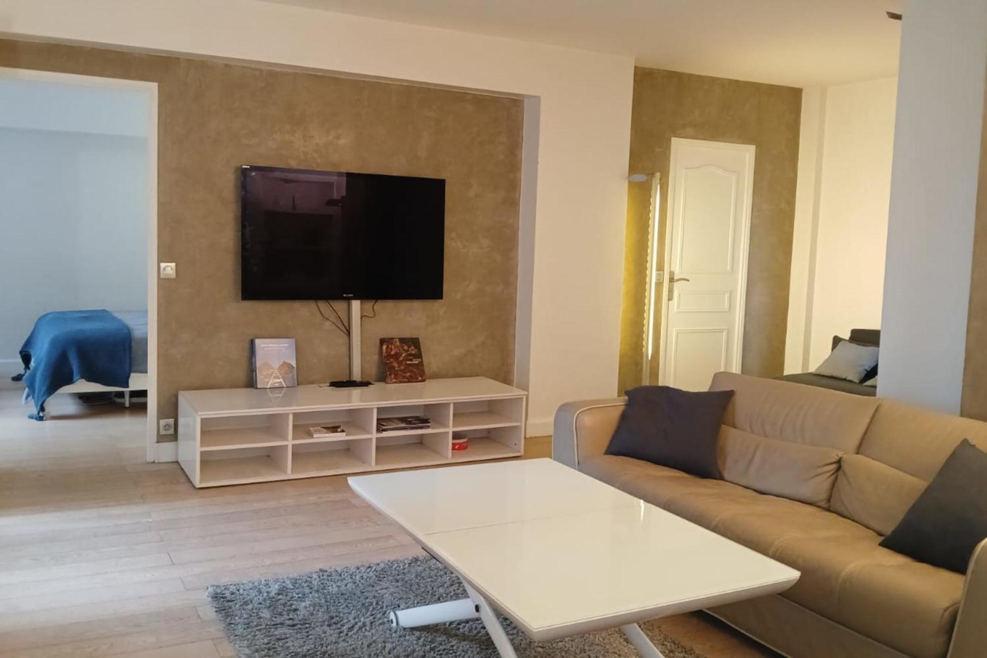 Beautiful T3 With Balcony - Near Parc Monceau * Paris